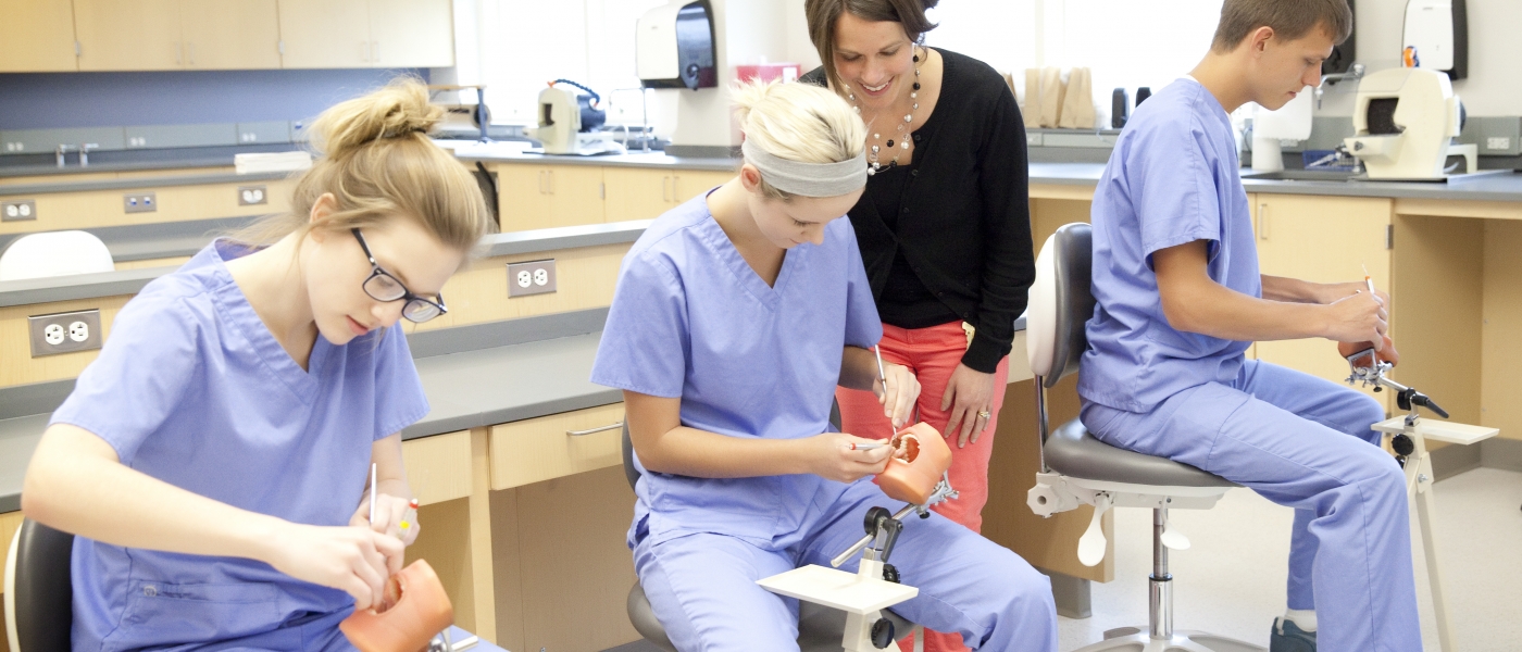 students in dental hygiene lab